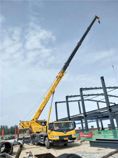 北关区超高层建筑钢结构吊装案例